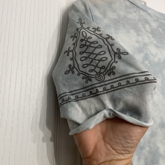 CAbi Gray Marbled Crest Cotton T-Shirt Size Medium - Picture 5 of 7